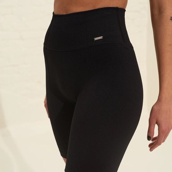 aim’n Black Ribbed Seemless Biker Shorts - NWOT - Picture 3 of 11